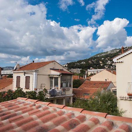 Au Pied Du Mont Faron Hotel Toulon Eksteriør billede